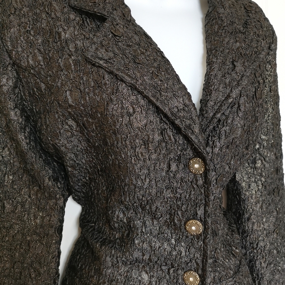 Plus Size Softworks Black with Hint of Gold Blazer Jacket stretchy size 16 - Picture 3 of 9